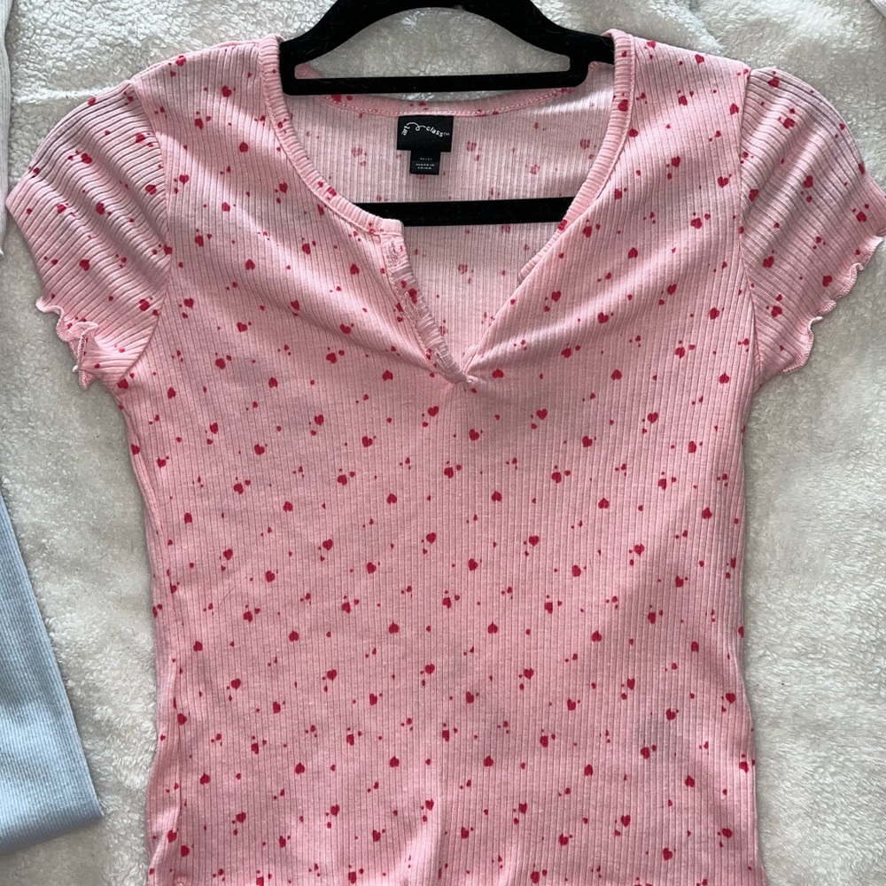 pink y2k cropped top